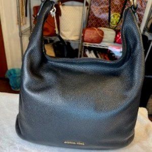 MICHAEL KORS EUC BLACK HAND/SHOULDER/CROSSBODY BAG
